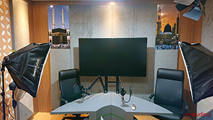 Studio podcast kedap suara milik Kanwil Agama Yogyakarta.